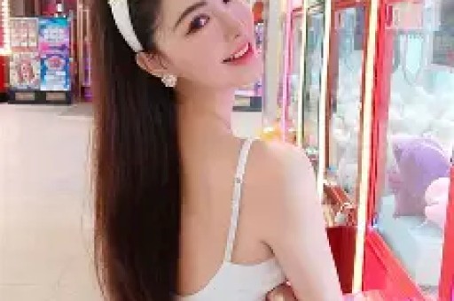 天价穿搭引全网哗然！梅根单品溢价离谱带货人设彻底翻车遭全网质疑