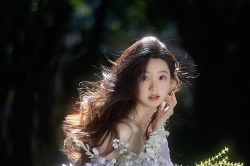 谢贤当场发飙后港圈无人敢阻拦唯有胡枫现身几句话劝服谢贤胡枫手握张学友、黎明等十四位巨星人脉