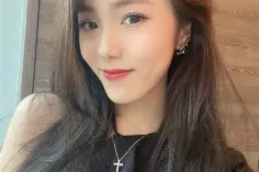 晚上好。吻雅卫生纸一袋35元。两袋65元。三袋90花之语卫生纸一袋38两袋7三袋110海洋之花407911应顾客所说。恢复零售价格。从明天开始。特价价格。到今天结束。共计卖出50袋纸
