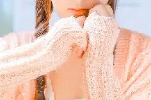 张子枫唯一恋情被扒：倒贴资源、忍劈腿、分手暴瘦为爱自残